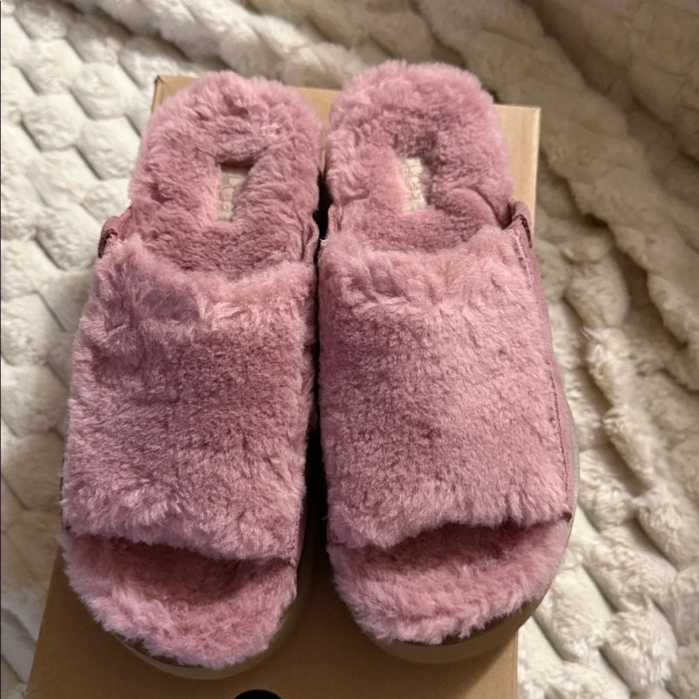 UGG Bayonna pink Slip-On Footwear Sz 6 - Picture 2 of 6